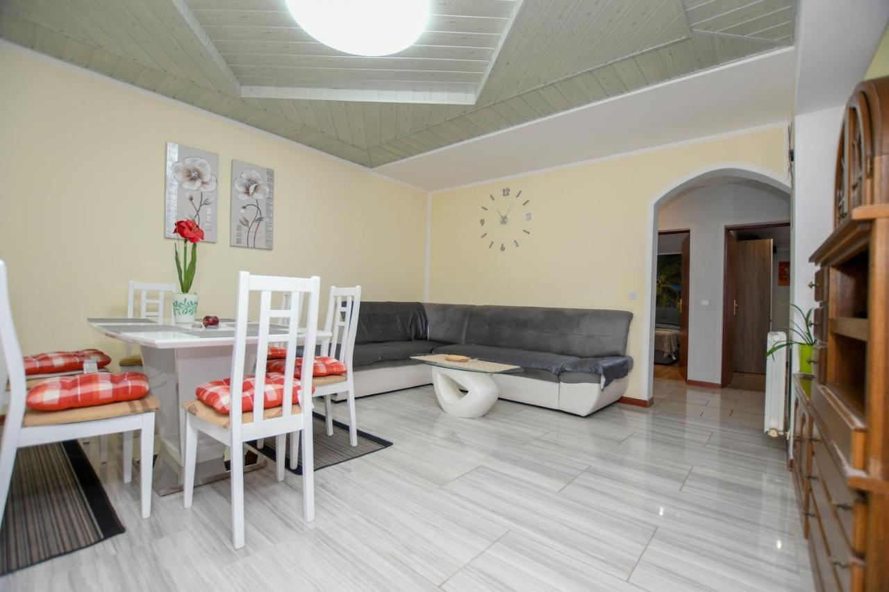 Apartments Katja Poreč Exterior foto